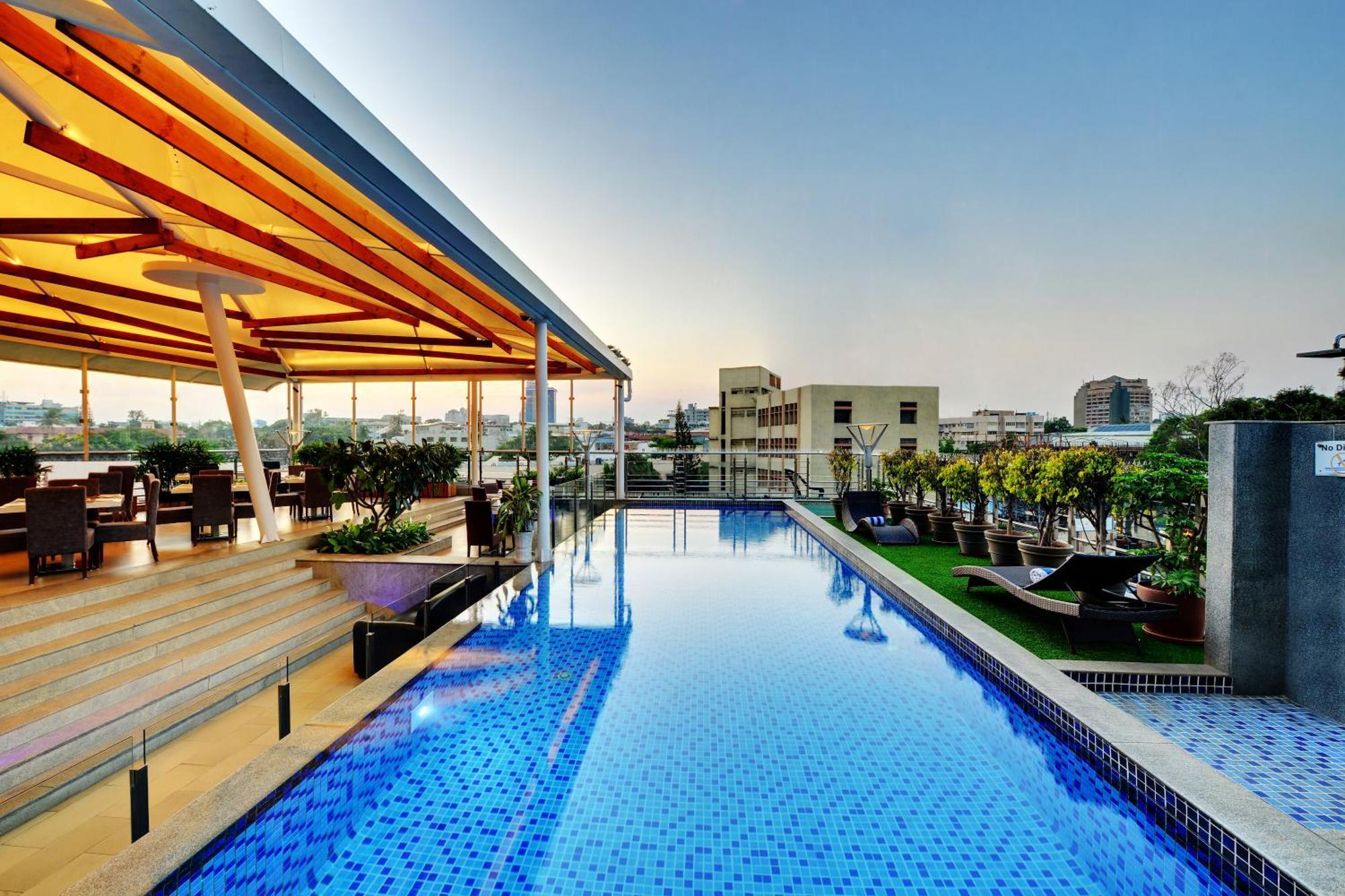 Iris The Business होटल Bangalore